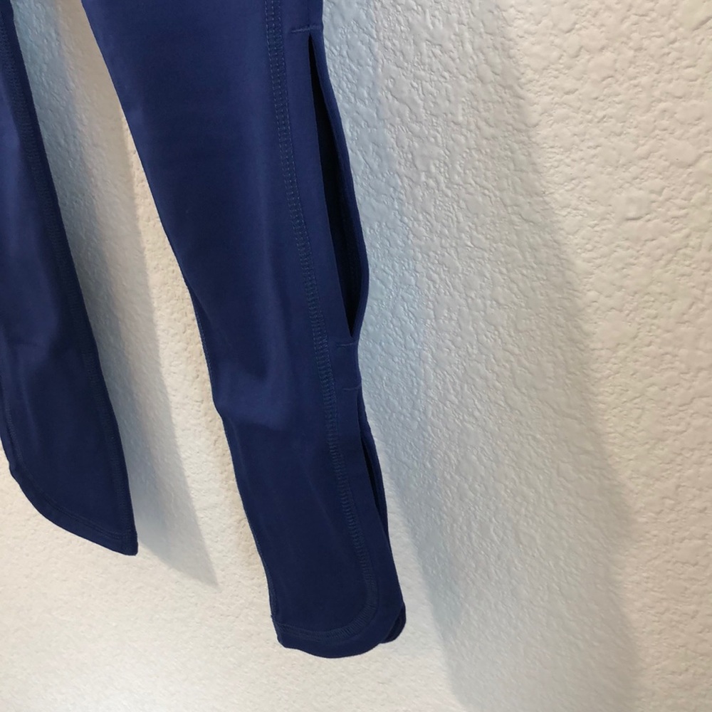 NEW! FP MOVEMENT infinity leggings - Picture 9 of 11